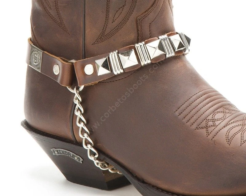 Arneses Rockeros Sendra Cuero Marrón Con Tachuelas Estilo Heavy 1 Arneses Rockeros Sendra Cuero Marrón Con Tachuelas Estilo Heavy