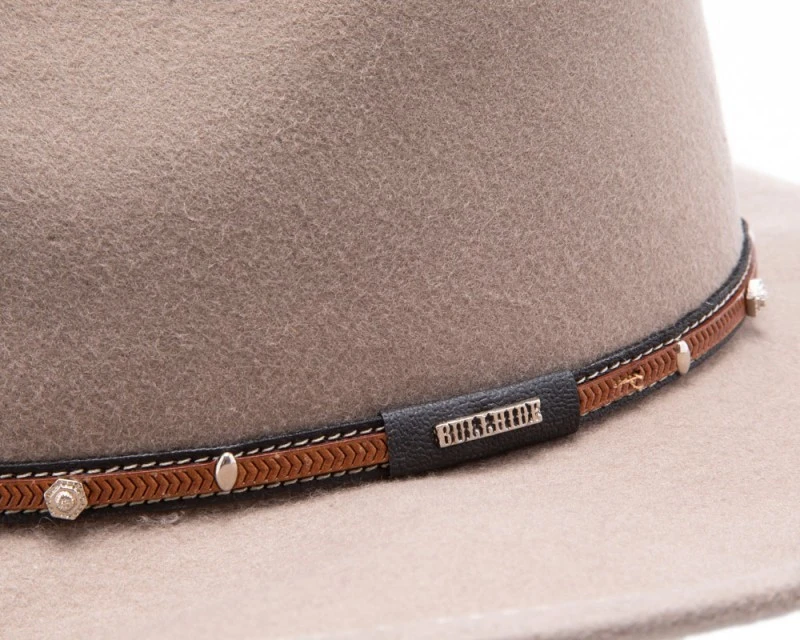 Sombrero Monta Western Color Arena Fieltro Rígido Y Ala Estrecha 3 Sombrero Monta Western Color Arena Fieltro Rígido Y Ala Estrecha - Imagen 3